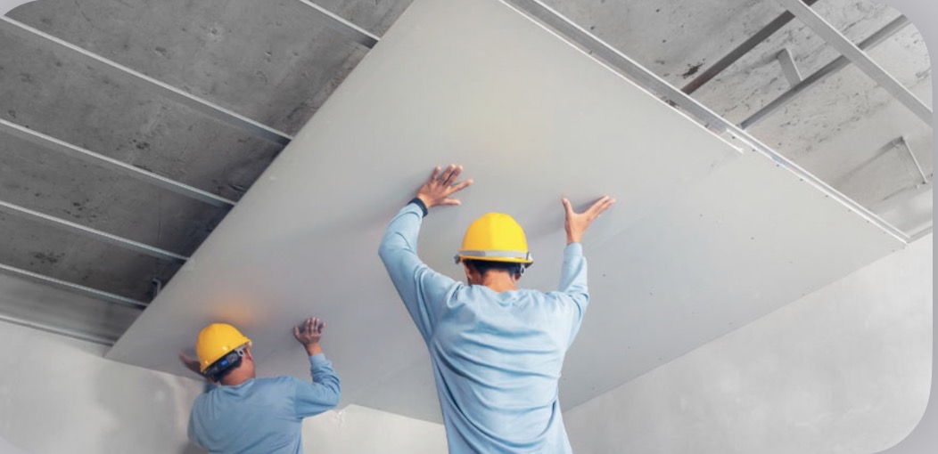 Faux plafond et isolation phonique : avantages pour votre appartement